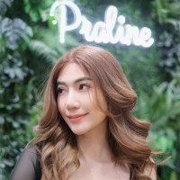 หางาน สมัครงาน Praline Salon 13