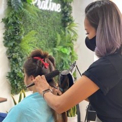 apply job Praline Salon 7